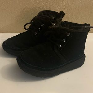 Authentic Ugg neumel II black kids boots S 10 used